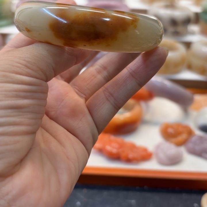 石英岩玉未镶嵌手镯