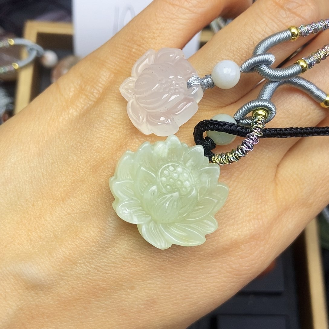 石英质玉吊坠(赠链)未镶嵌神*?