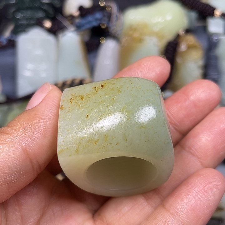 李***）和田玉未镶嵌挂件