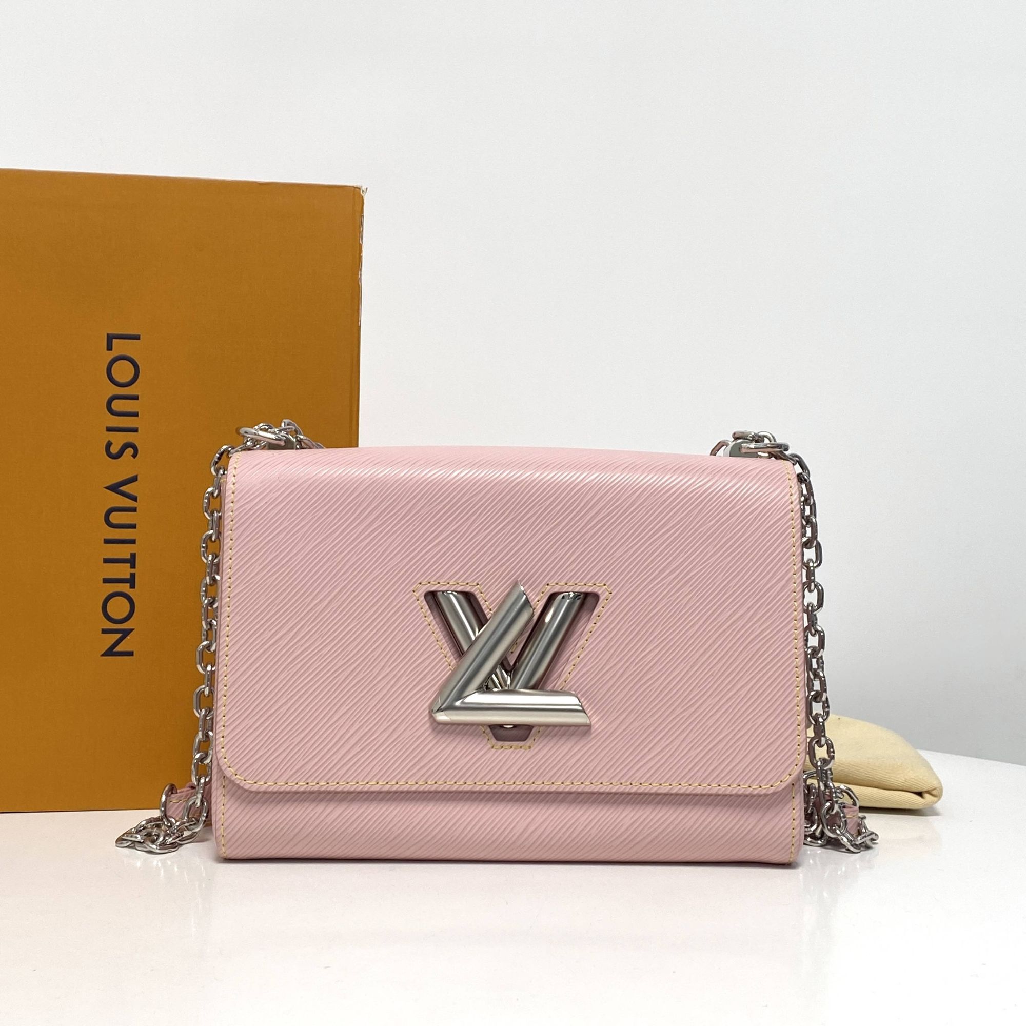 95新 LouisVuitton/路易威登 玺越奢品 lv.tiwst粉色单肩包