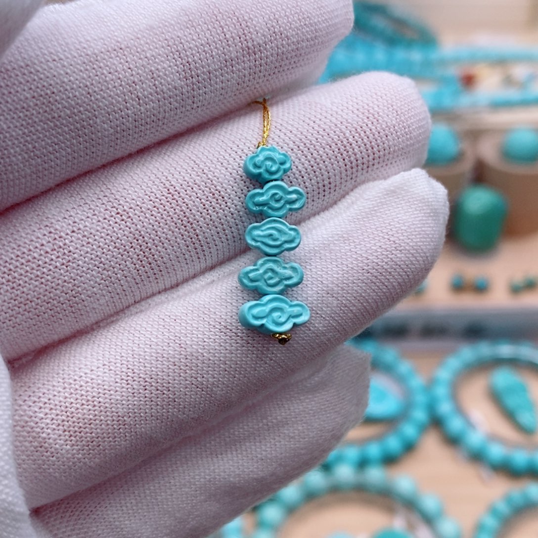 绿松石未镶嵌珠宝奇石