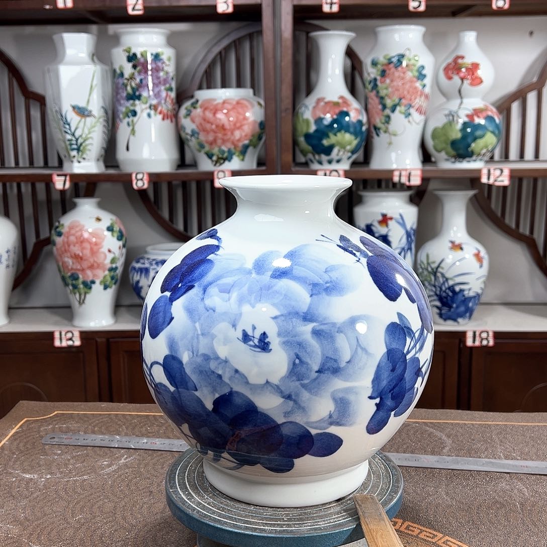 摆件景德镇陶瓷石青牡