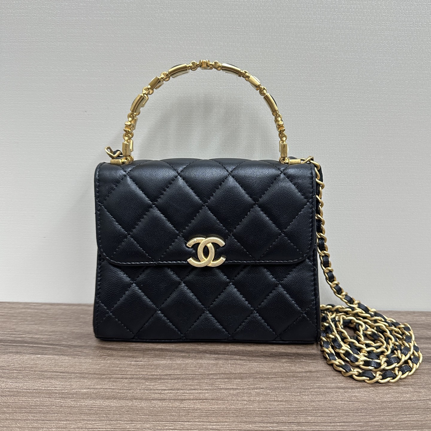 95新 Chanel/香奈儿 22B黑金珐琅手柄kelly手提单肩斜挎包 00323