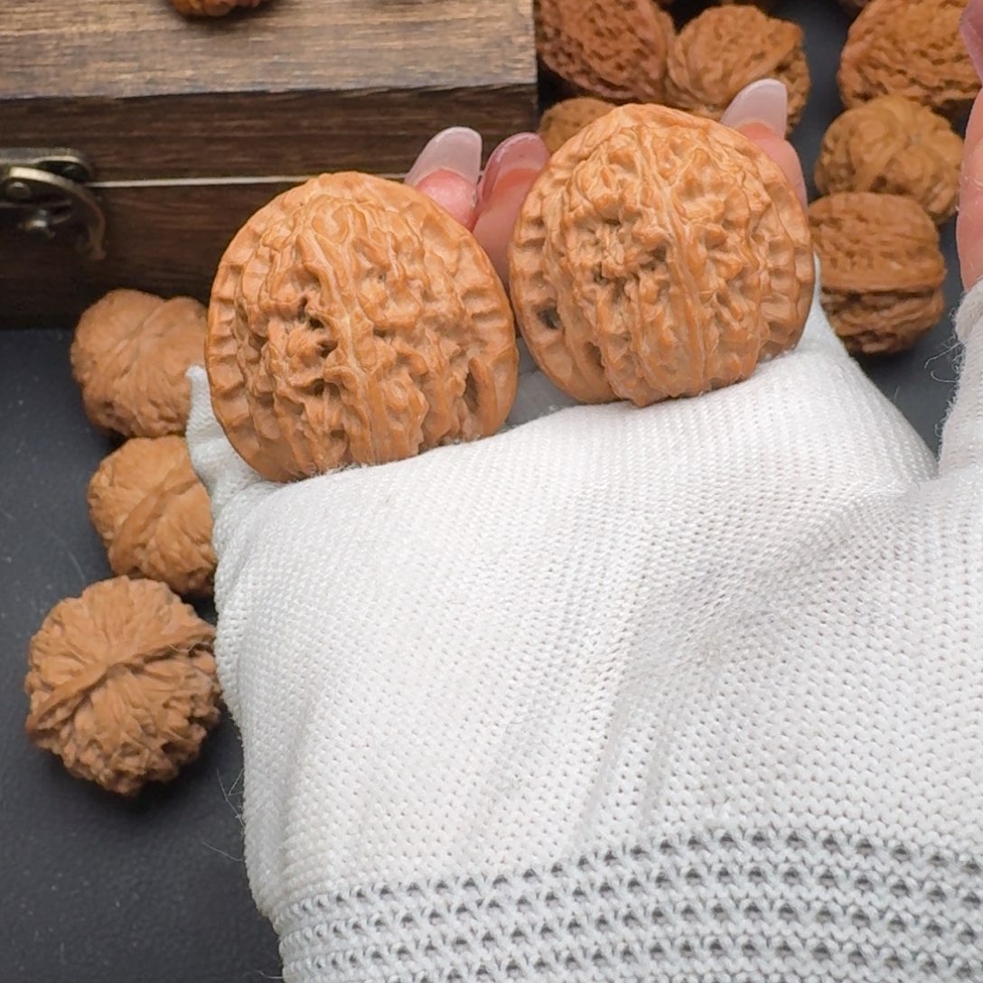 文玩核桃把件37三角白