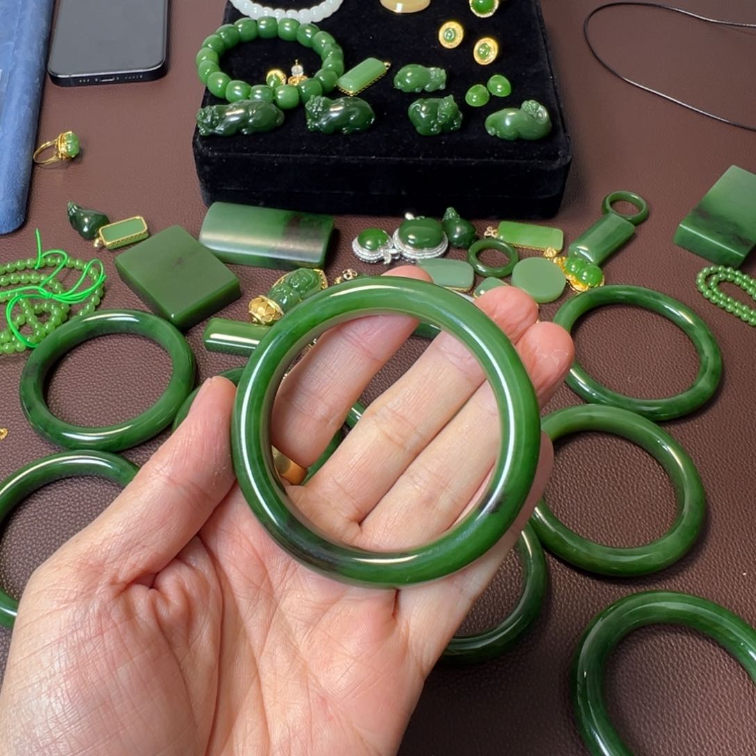 和田玉（碧玉）手镯未镶嵌