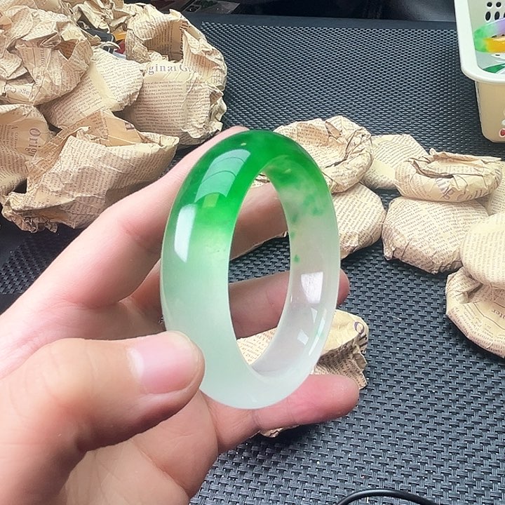 翡翠颈饰未镶嵌54啊啊