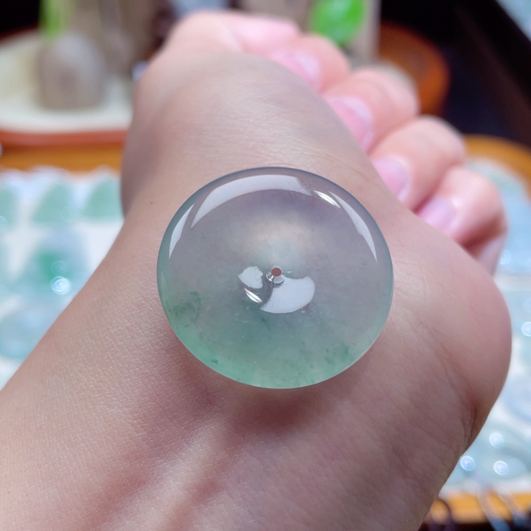 翡翠颈饰未镶嵌扣子