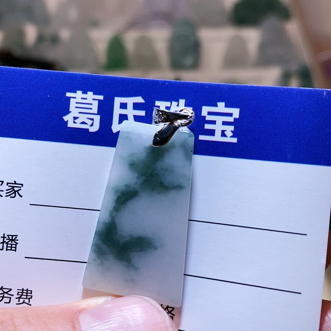 翡翠颈饰未镶嵌翡翠1