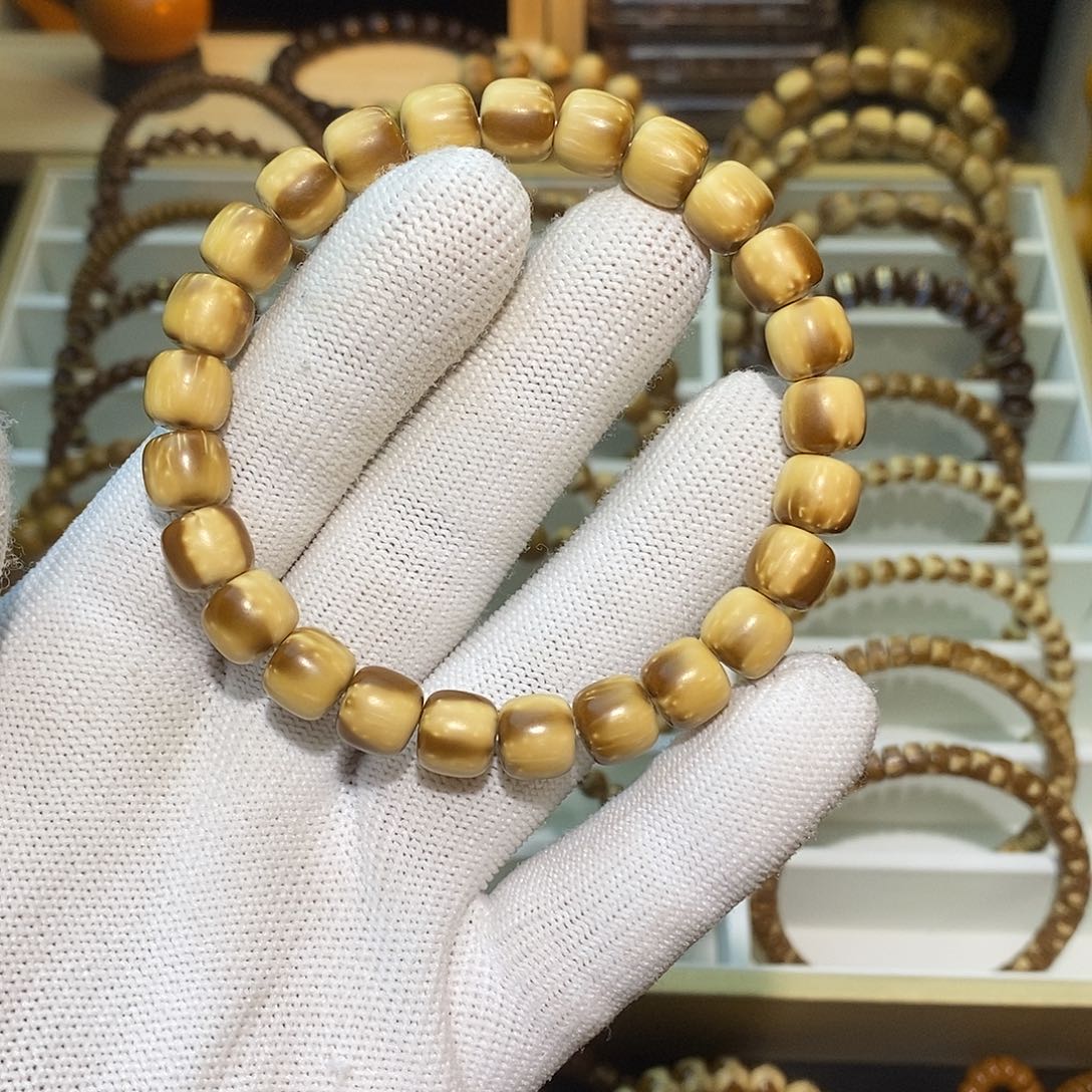 李***宏紫金鼠手串三花老型9.2尺