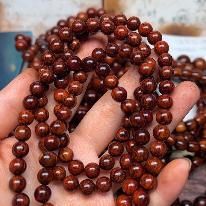 藤类海南红降08-108红底微瑕