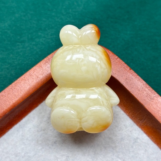 天然琥珀蜜蜡白蜡虎皮妖花无脸兔（抖音基地发货，带证书