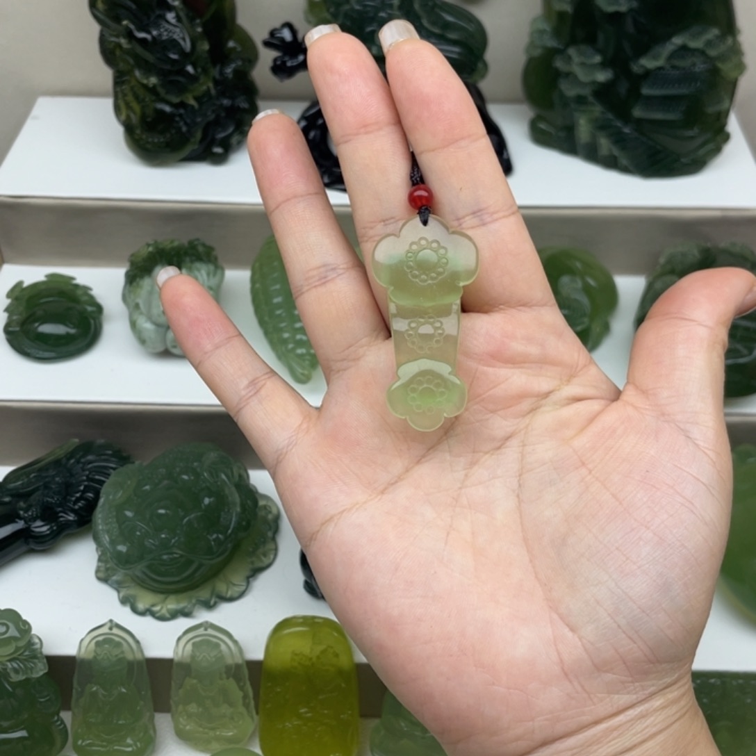 蛇纹石玉未镶嵌吊坠(赠链)