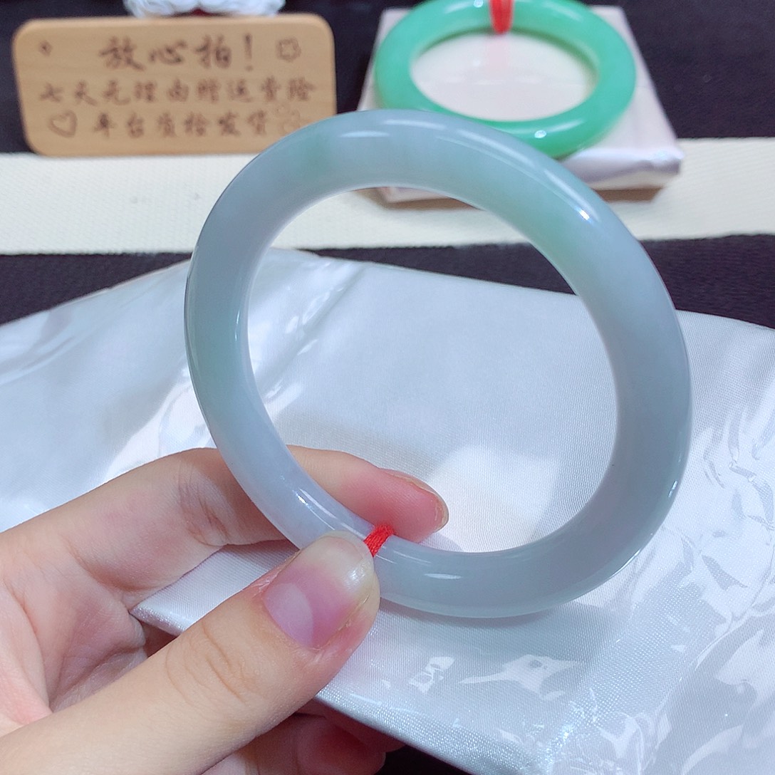 翡翠未镶嵌手镯506