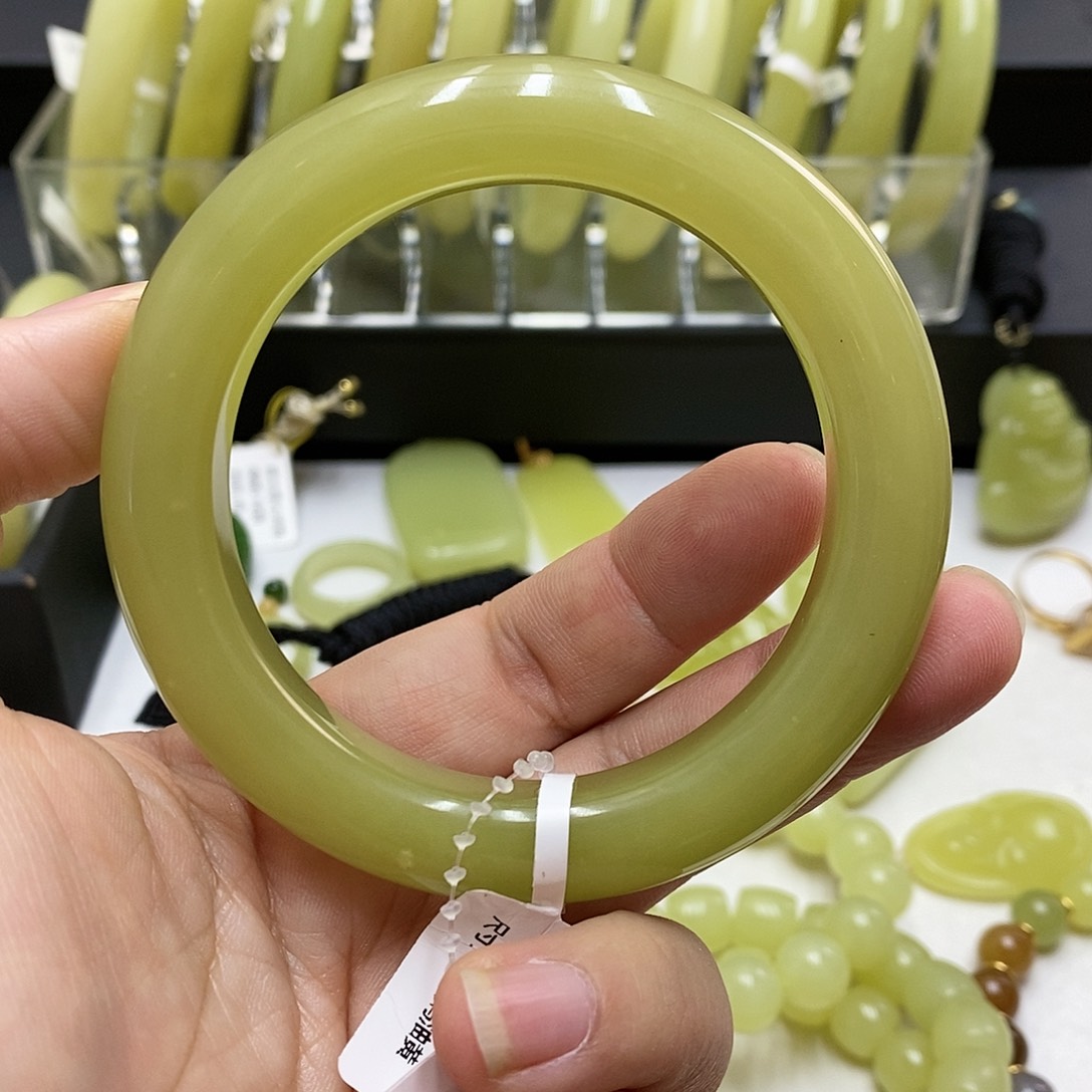 和田玉未镶嵌手链