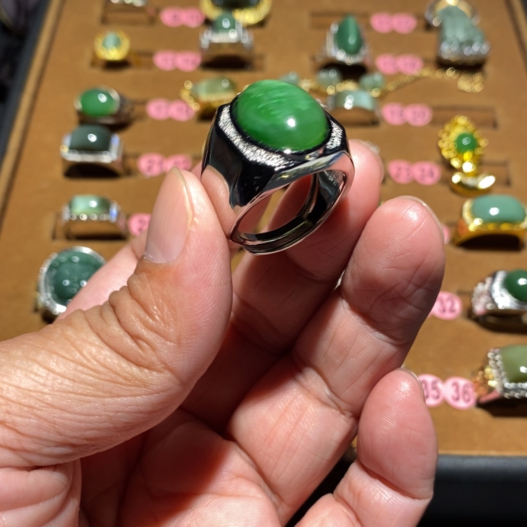 和田玉未镶嵌戒指