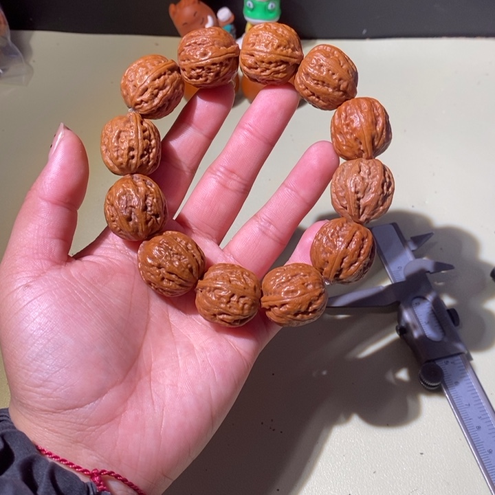 文玩核桃手串……11