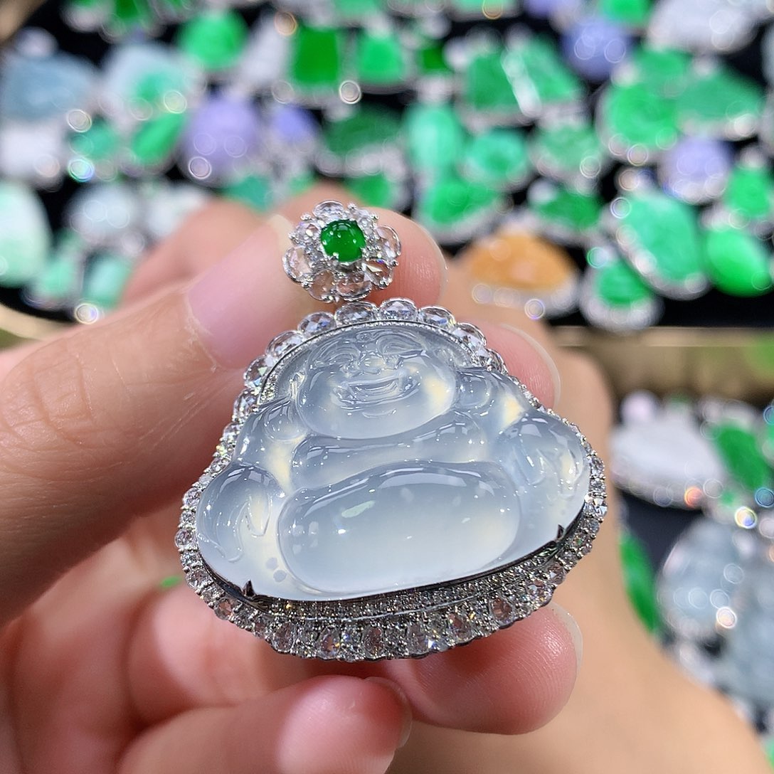 翡翠18K金镶嵌颈饰