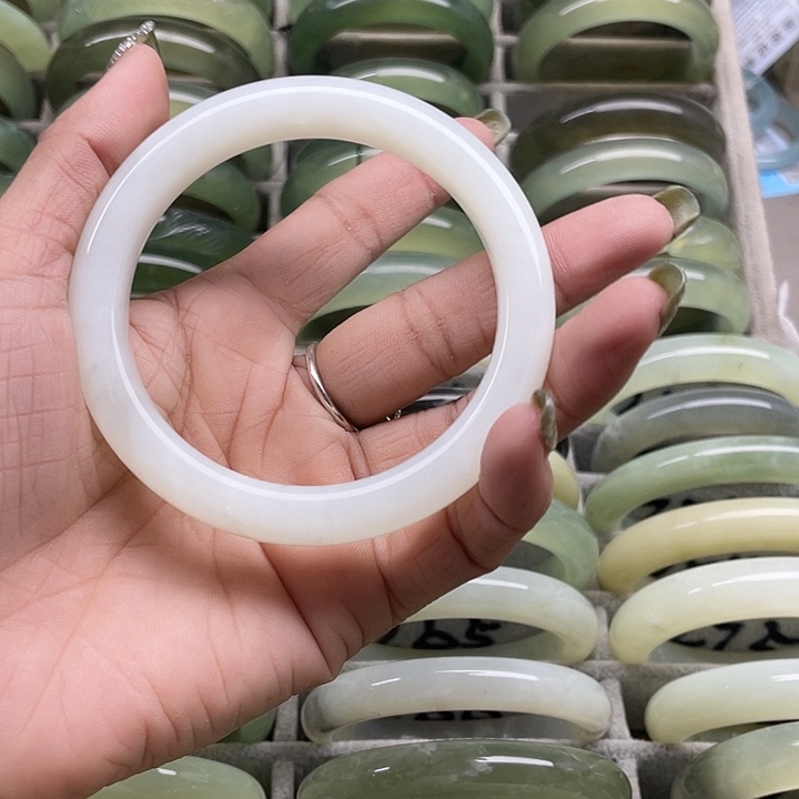 蛇纹石玉未镶嵌手镯242