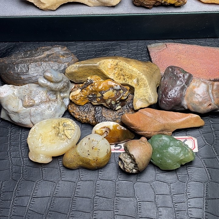 浪***主有机玻璃阿拉善戈壁石