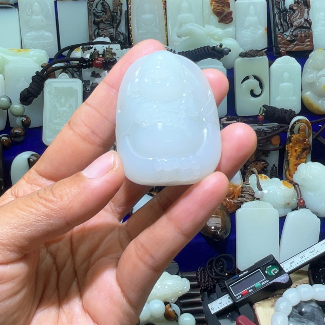 用***2和田玉未镶嵌颈饰