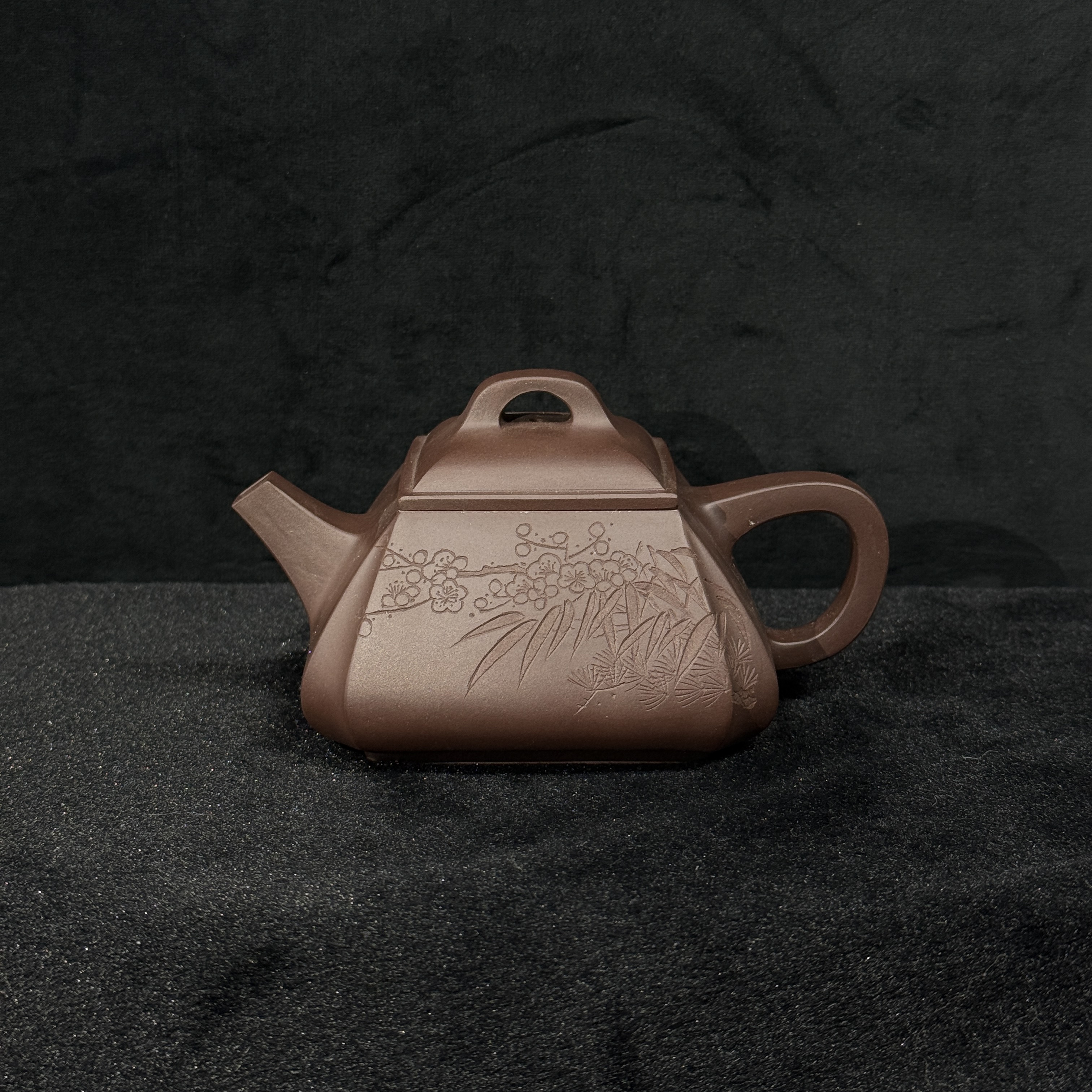 19/H1209076//紫砂壶/