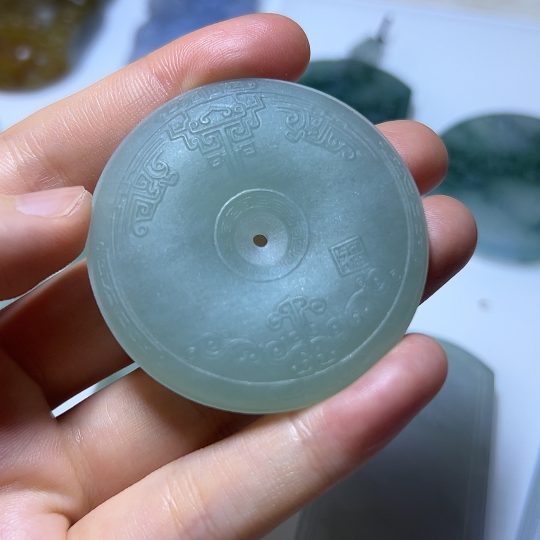 定制翡翠未镶嵌挂件