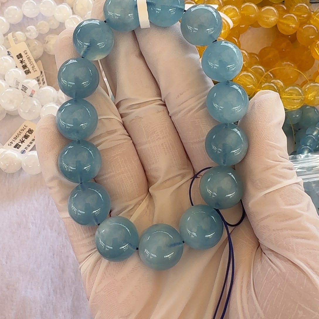 未镶嵌手链水晶非***?