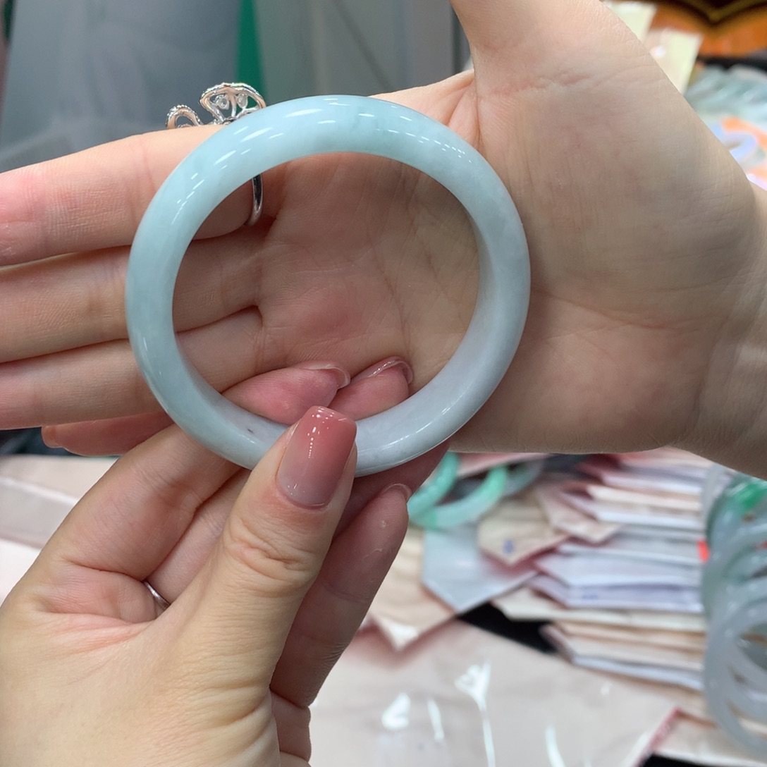 翡翠手镯未镶嵌买断