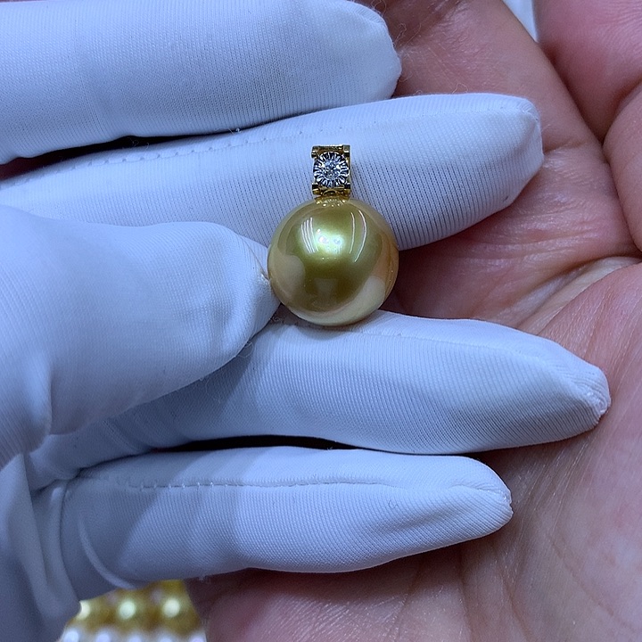 海水珍珠吊坠(不含链)18K金镶嵌