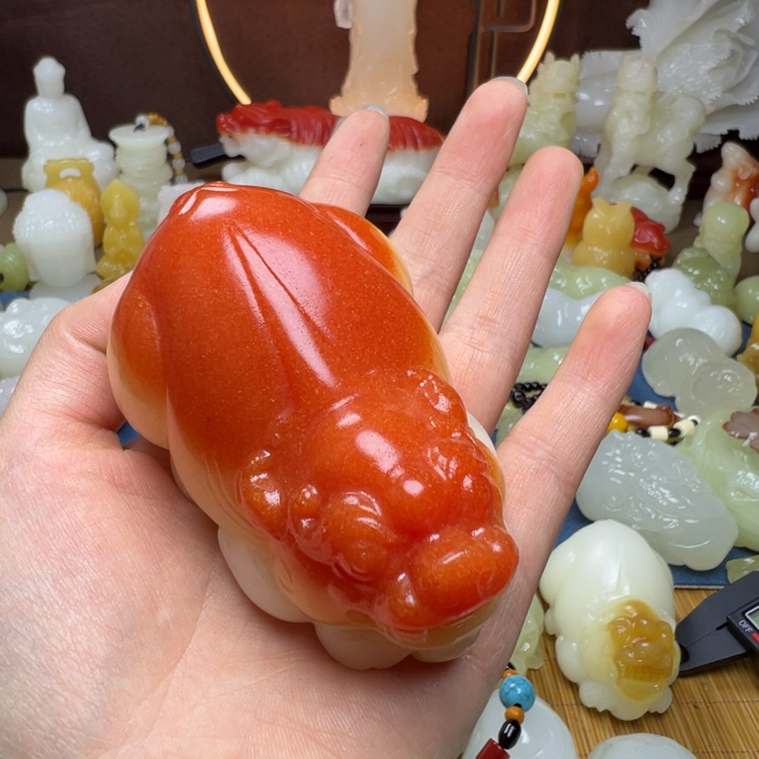 石材手工雕刻红背貔貅