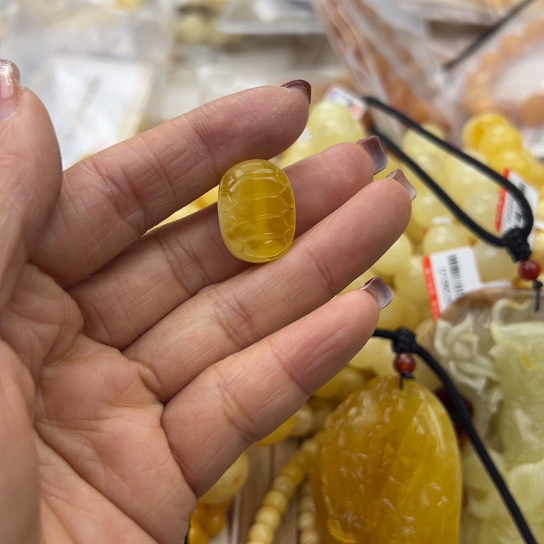 琥珀珠宝奇石未镶嵌