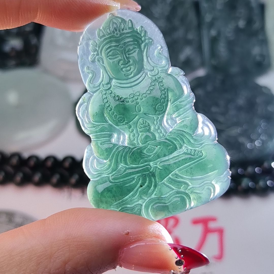 翡翠颈饰未镶嵌天然的A货翡翠多样性发货