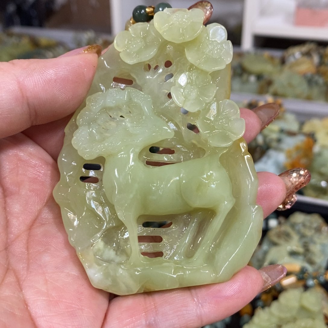 蛇纹石玉颈饰未镶嵌金**l