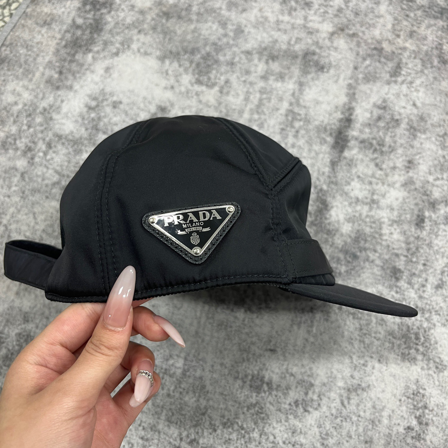 99新 Prada/普拉达 黑色帽子