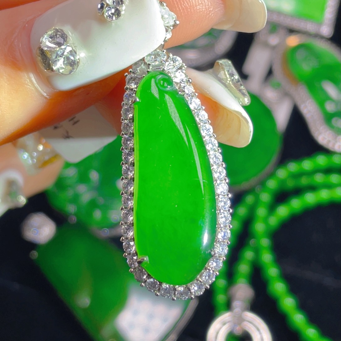 翡翠吊坠(不含链)未镶嵌