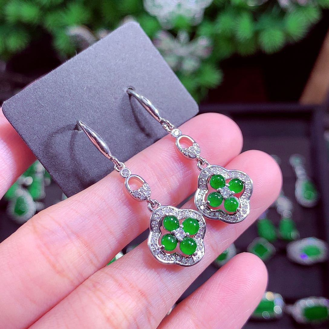 颈饰未镶嵌翡翠天然