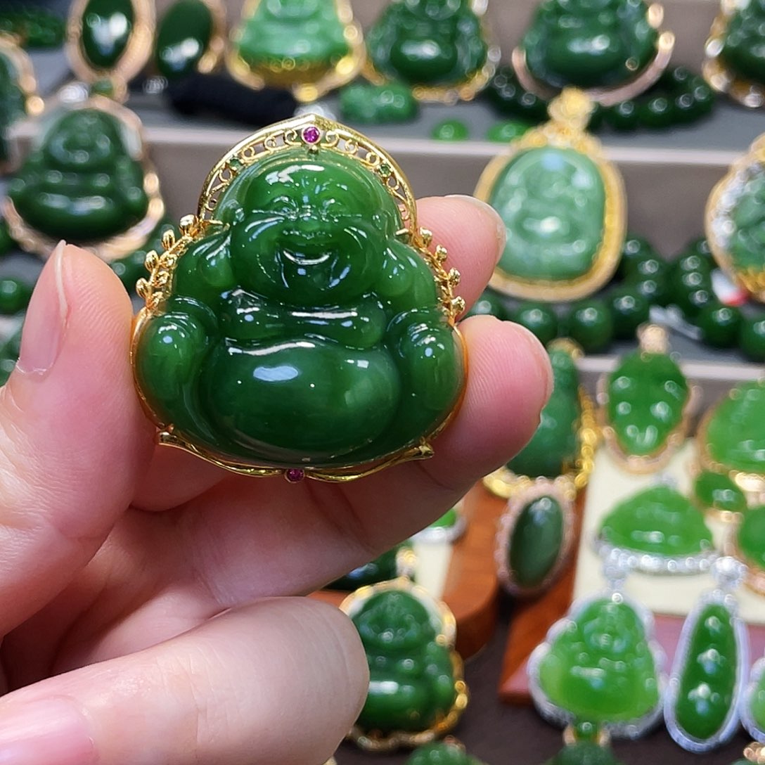 和田玉（碧玉）颈饰18K金镶嵌阳绿佛公35