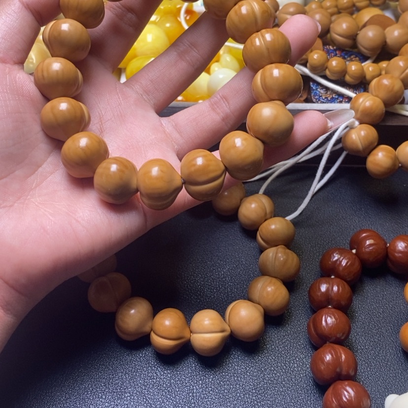 【闪购商品】吊坠猴头核桃黄***包