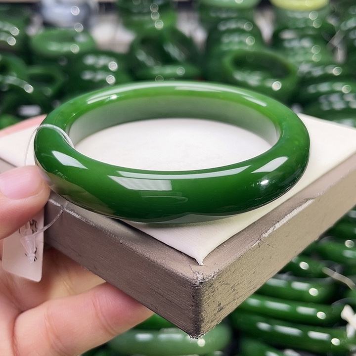 未镶嵌手镯和田玉（碧玉）