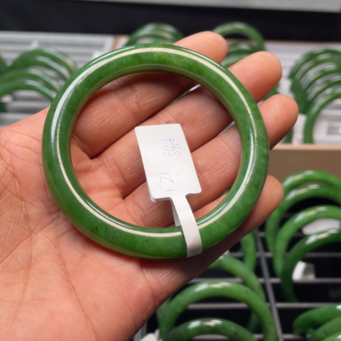 和田玉（碧玉）手镯未镶嵌