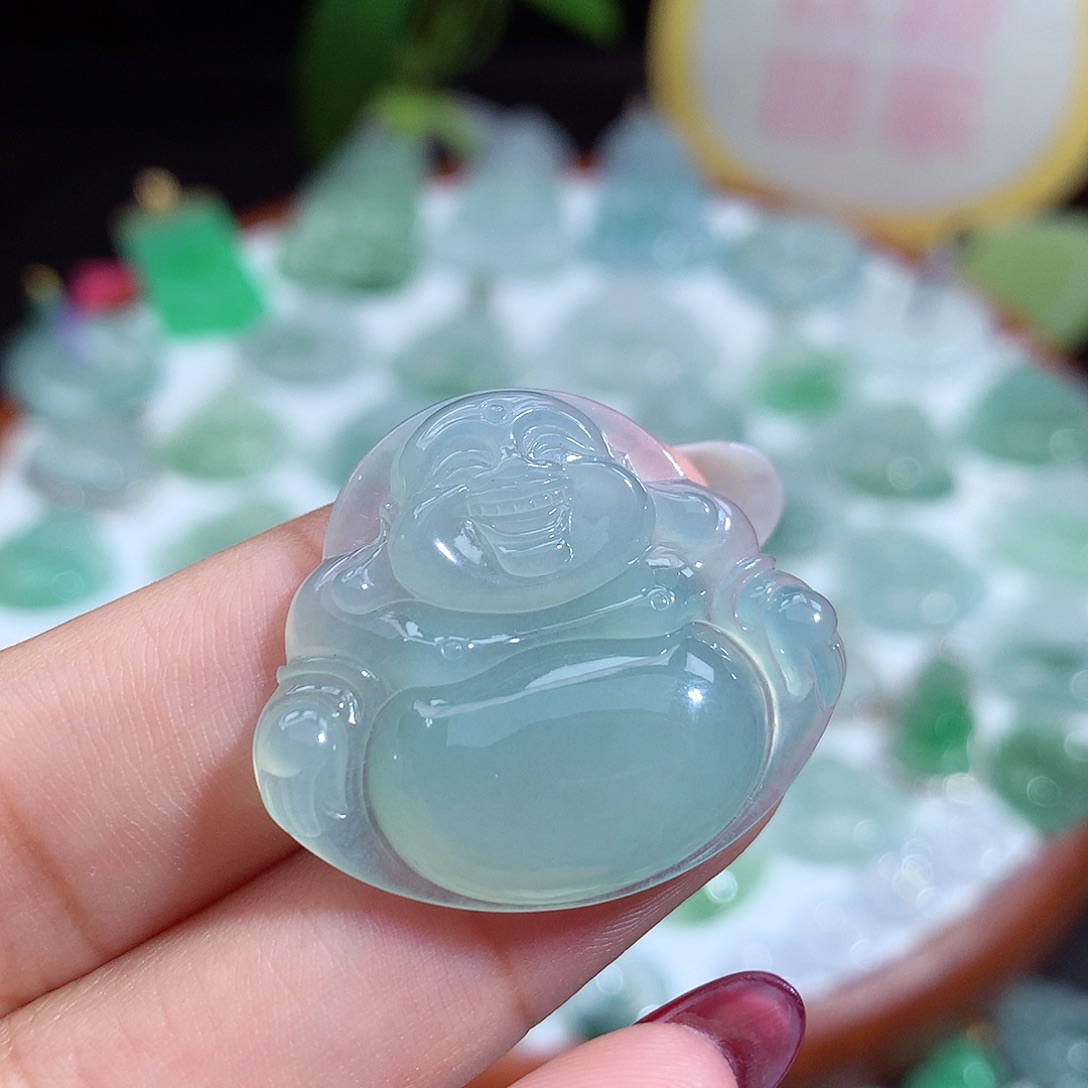 翡翠未镶嵌颈饰佛公