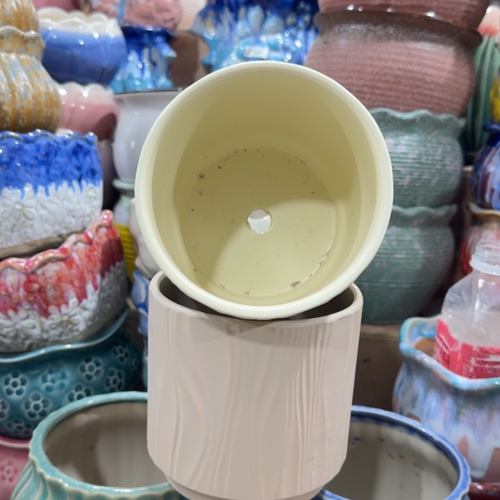 凑9块包邮，有孔，陶瓷花盆