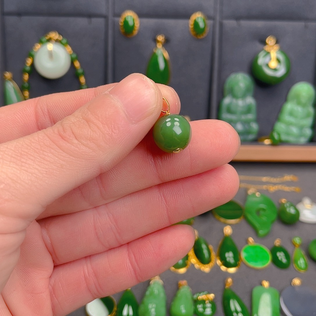 和田玉（碧玉）18K金镶嵌吊坠(不含链)