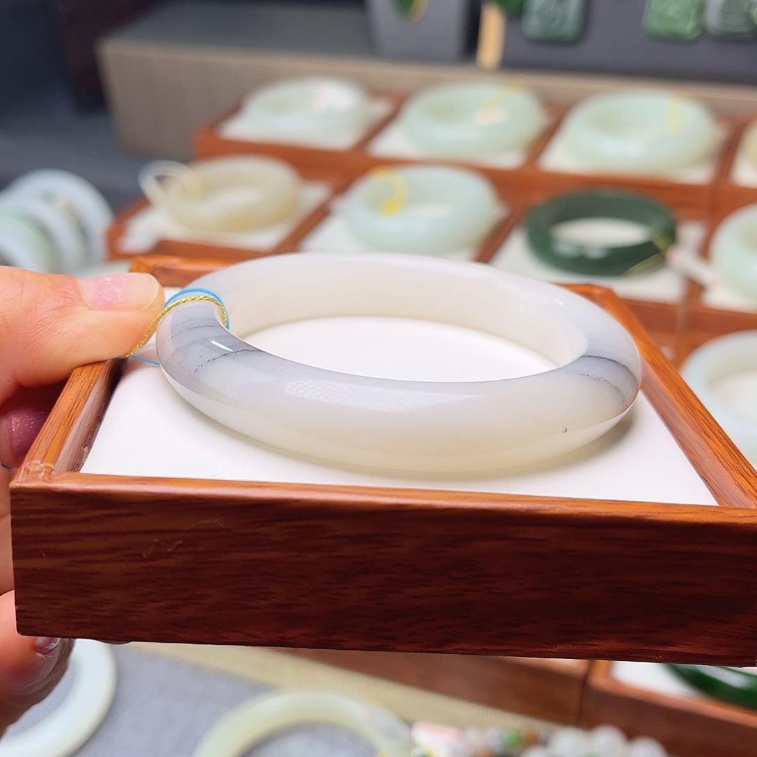 和田玉未镶嵌手镯57.7