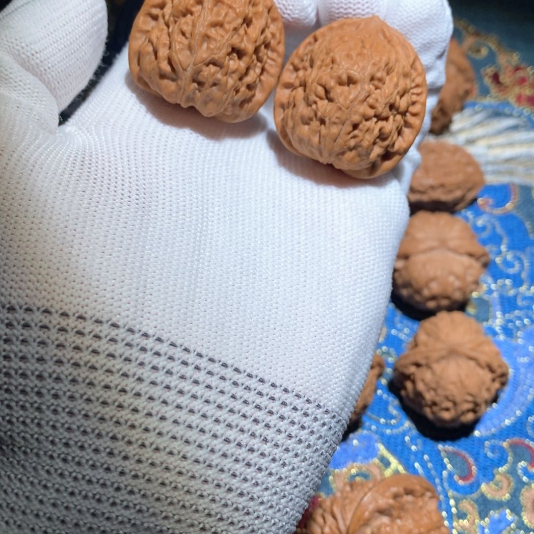 把件文玩核桃野生逐石