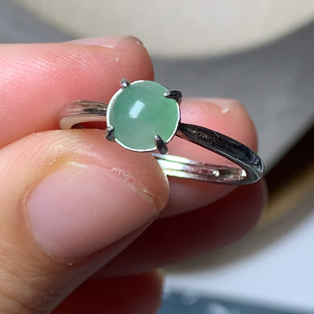 翡翠颈饰未镶嵌吊坠