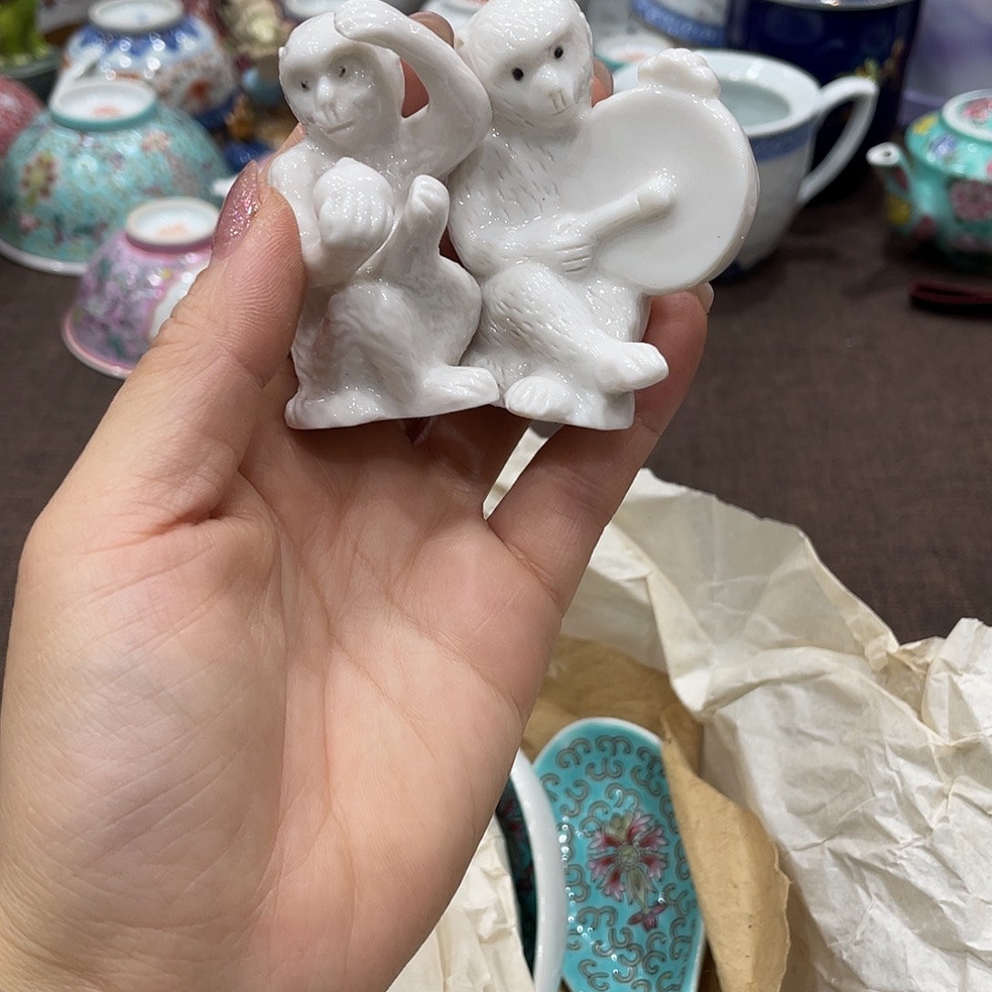小***七瓷片德化雕塑小猴子一对