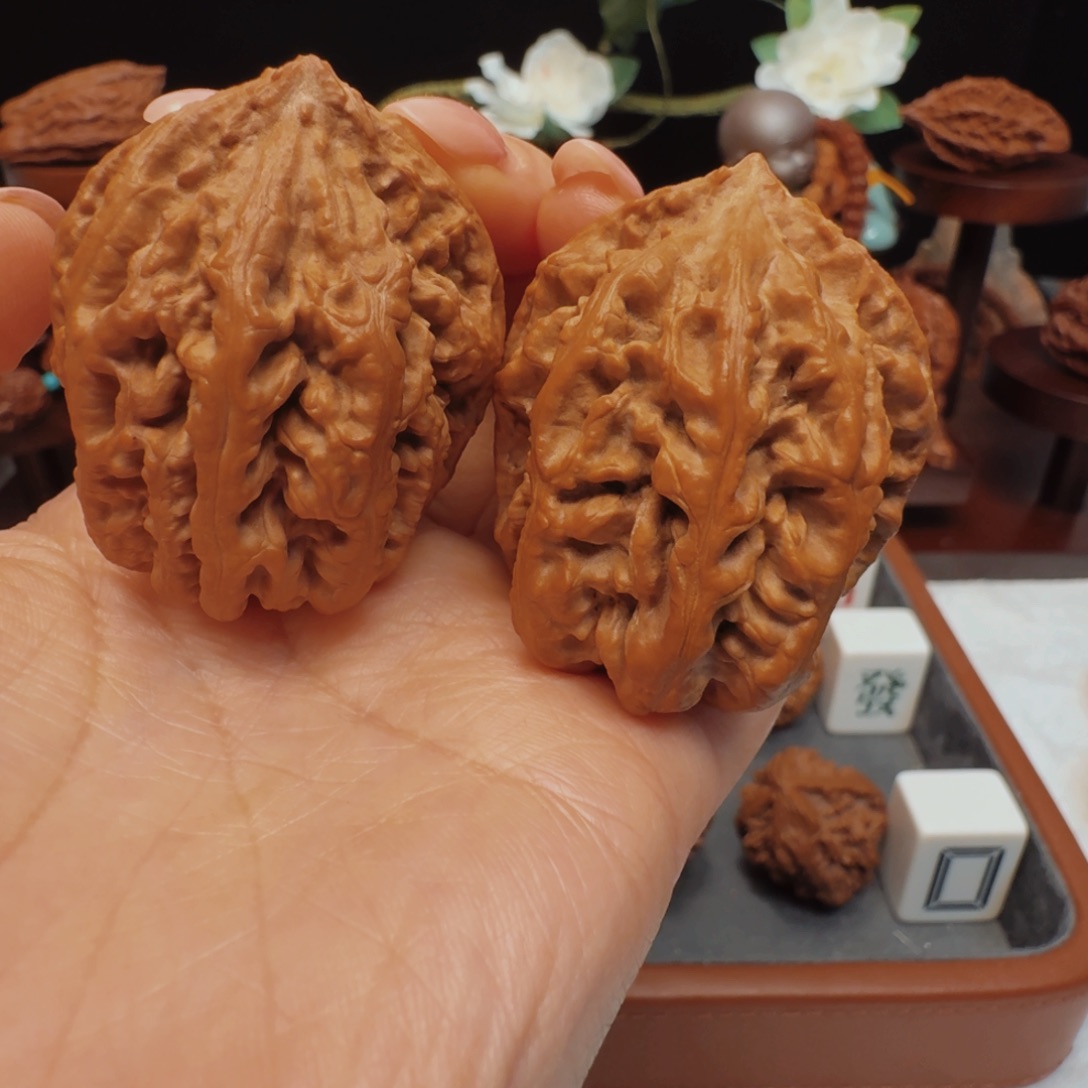 文玩核桃吊坠龙鸡