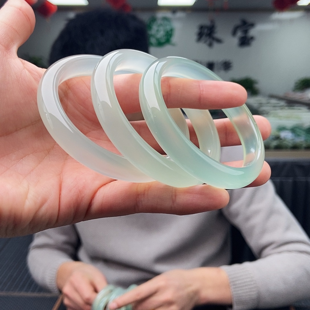 玛瑙/玉髓未镶嵌手镯52-62颜色多样性发拍一发一