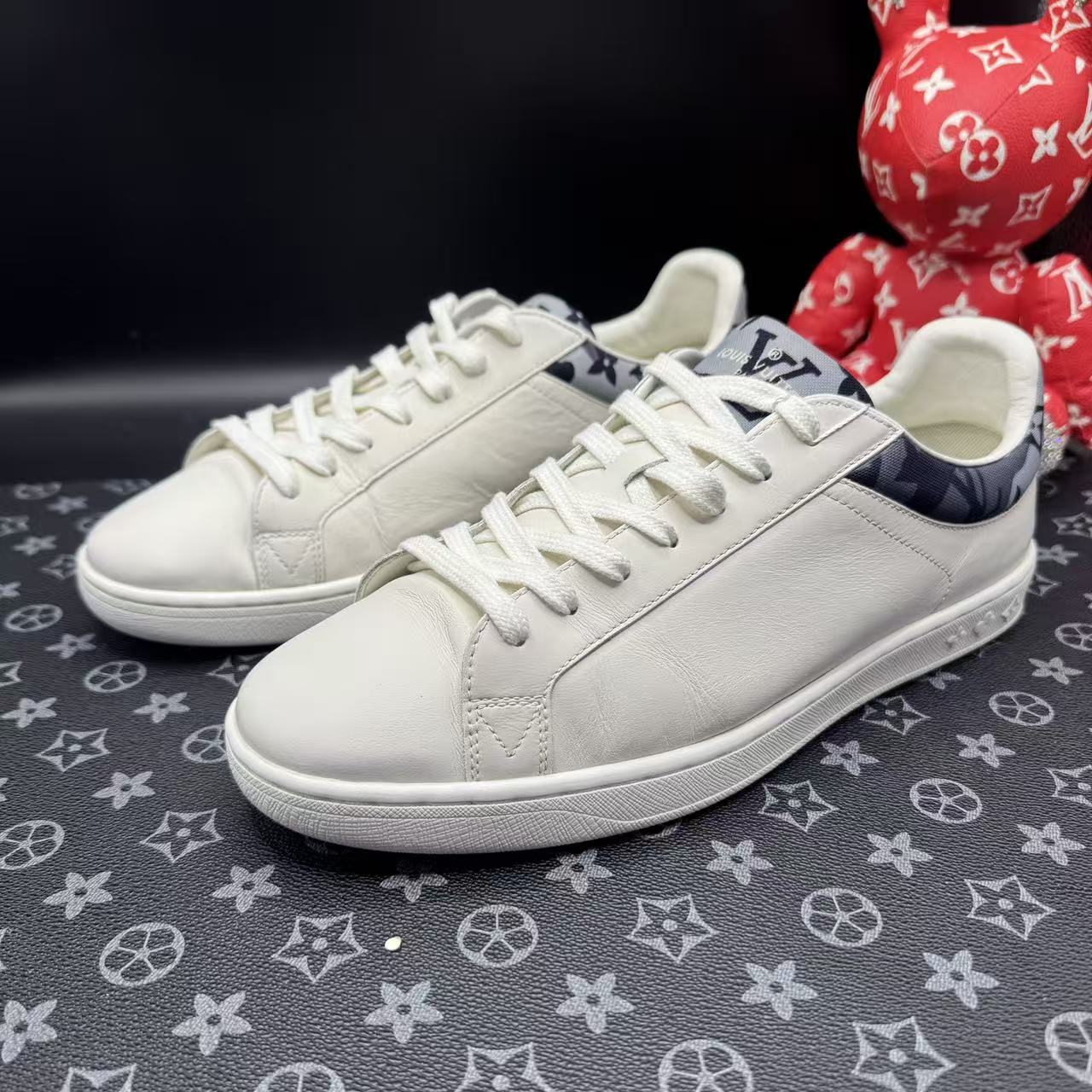 95新 LouisVuitton/路易威登 白色后尾迷彩老花板鞋42欧码 kke732